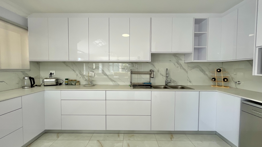 4 Bedroom Property for Sale in Greenways Golf Estate Western Cape